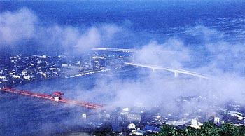 『肱川あらし』がみられる「長浜大橋」