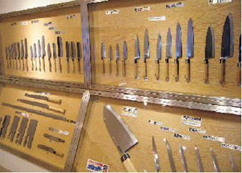 「HAMONOミュージアム」では様々な「堺打刃物」を紹介