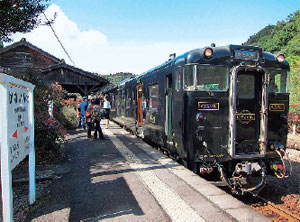 「はやとの風」号（嘉例川駅）